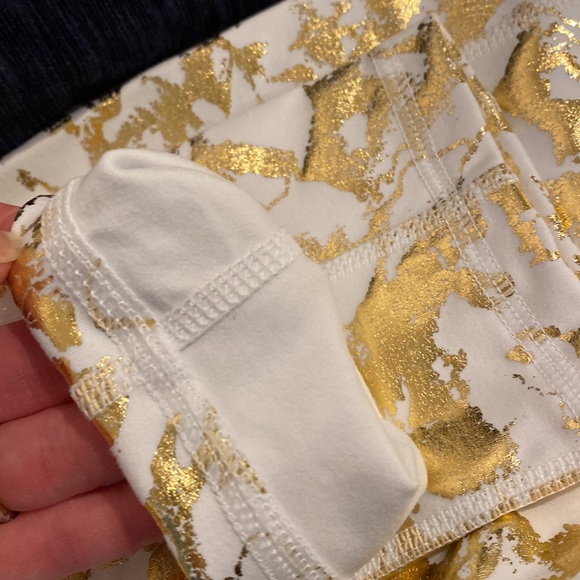 NEW w/TAGS! Lilly Pulitzer’s Luxletic Active Powerstretch Metallic Gold leggings - Picture 13 of 14